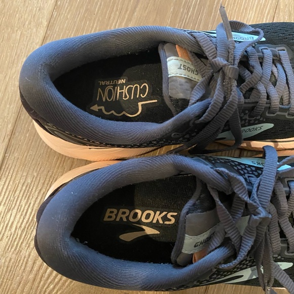 Brooks Ghost 14 Running Shoe. Sz 6 1/2. - Picture 3 of 6